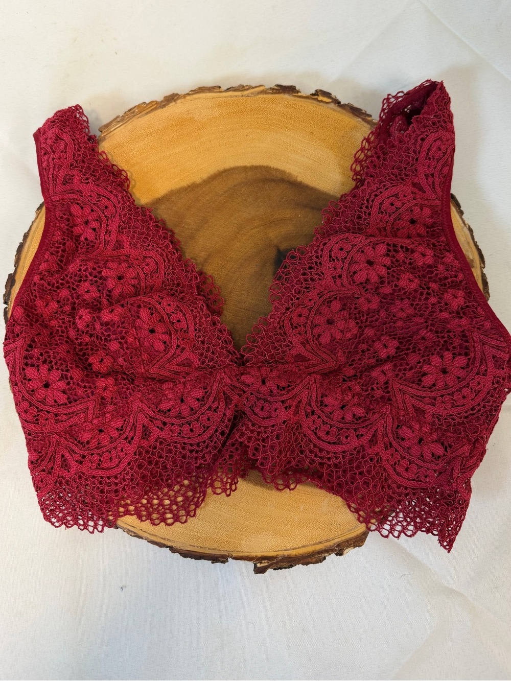 Victoria’s Secret Lace Deep Crimson Floral Lace Design Bralette Size Small